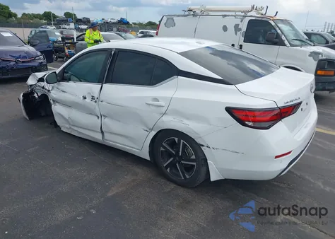 2024 Nissan Sentra Sv Xtronic Cvt z USA, uszkodzony, nr VIN 3N1AB8CV9RY319035